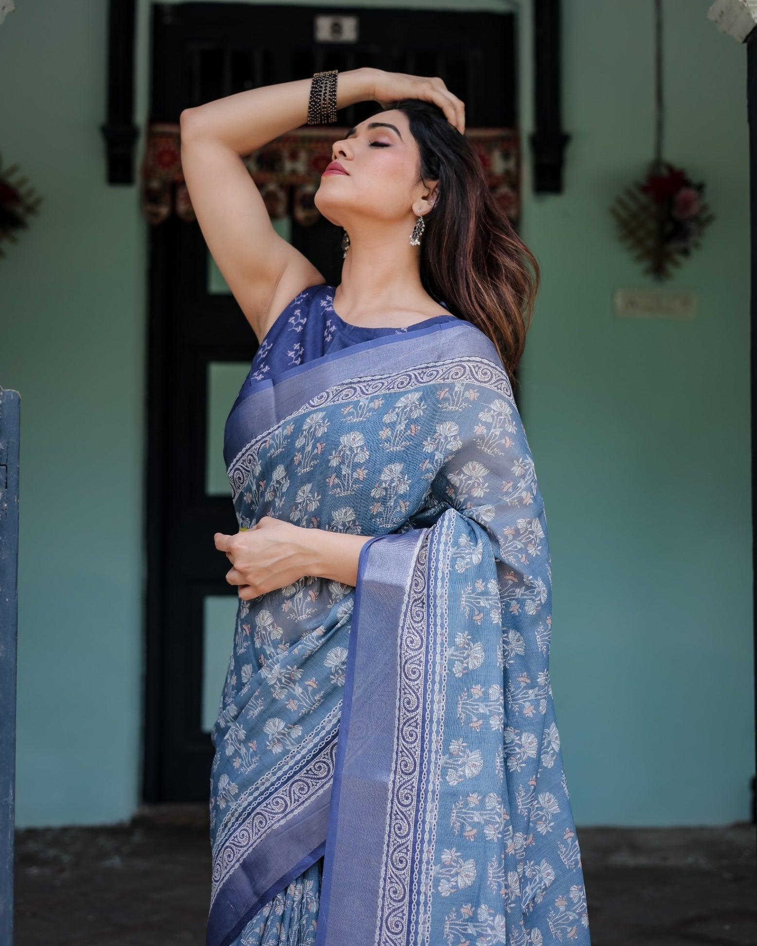 Elegant Blue Pure Cotton Linen Saree with Floral Pattern And Tassels on Edges With Unstitched Blouse