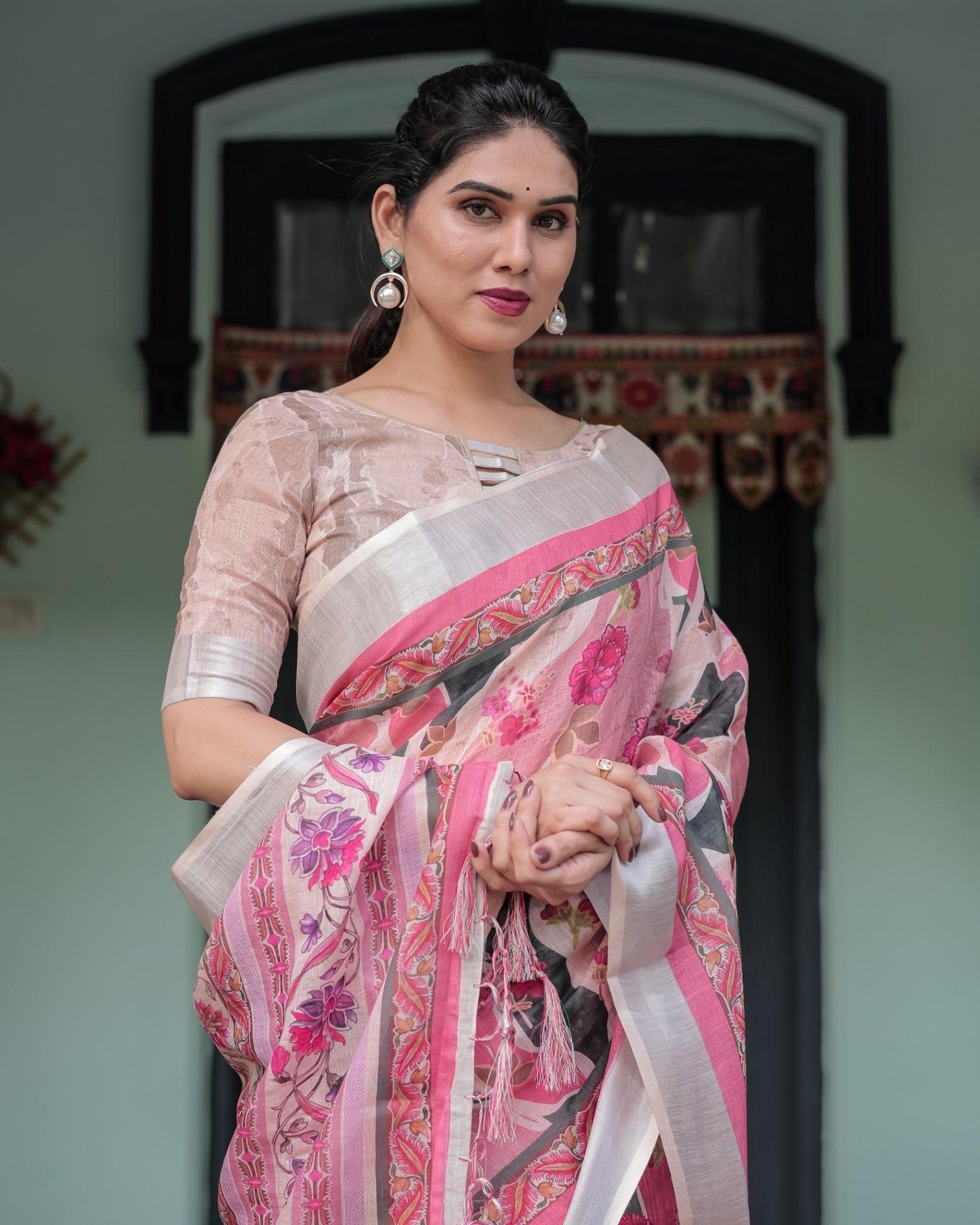 Dusty Pink Linen Floral Printed Saree with Elegant Border and Tassel Detailing with Unstitched Blouse for Women