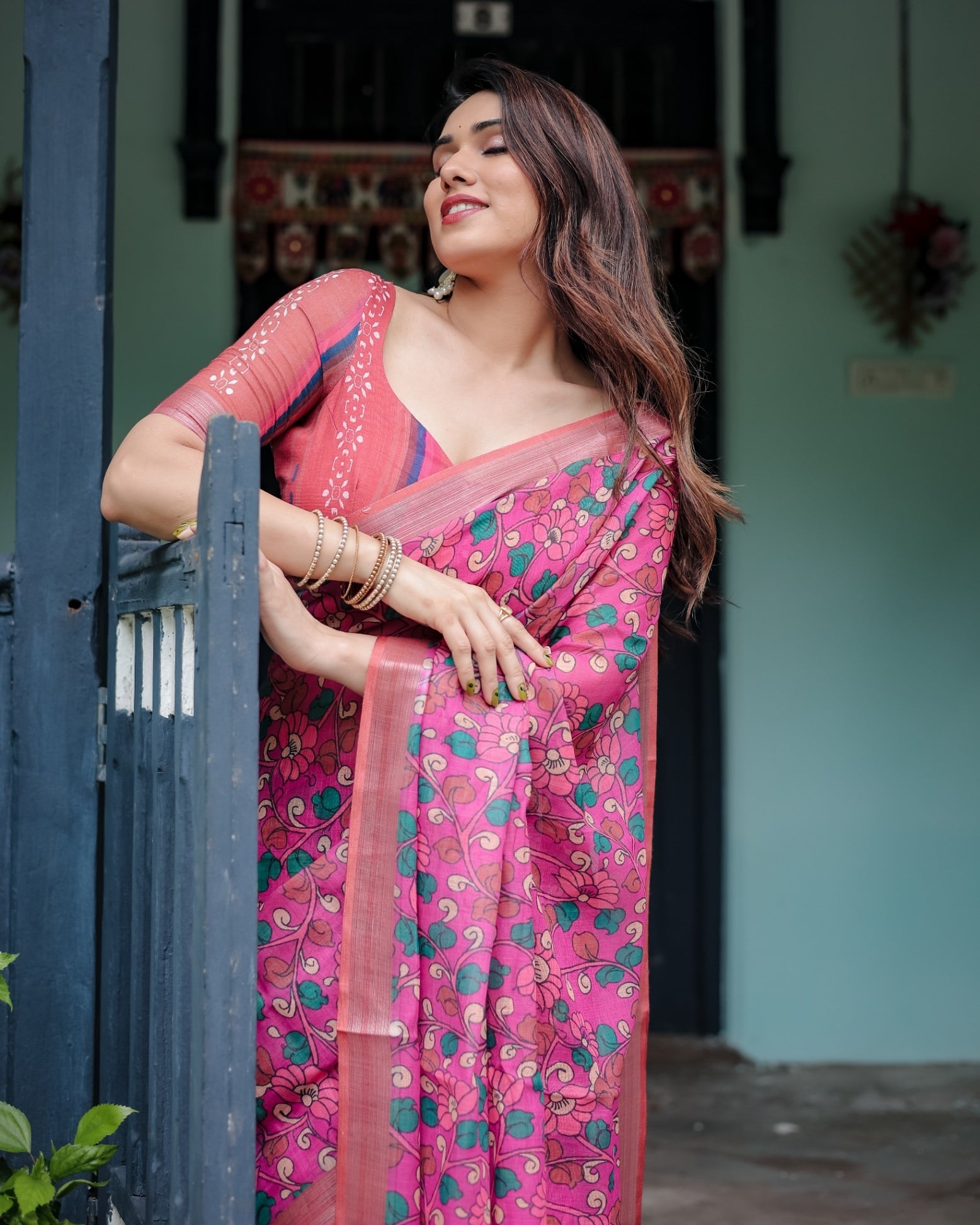 Magenta and Pink Pure Cotton Linen Saree with Floral and Paisley Block Print And Tassel Detailing With Unstitched Blouse