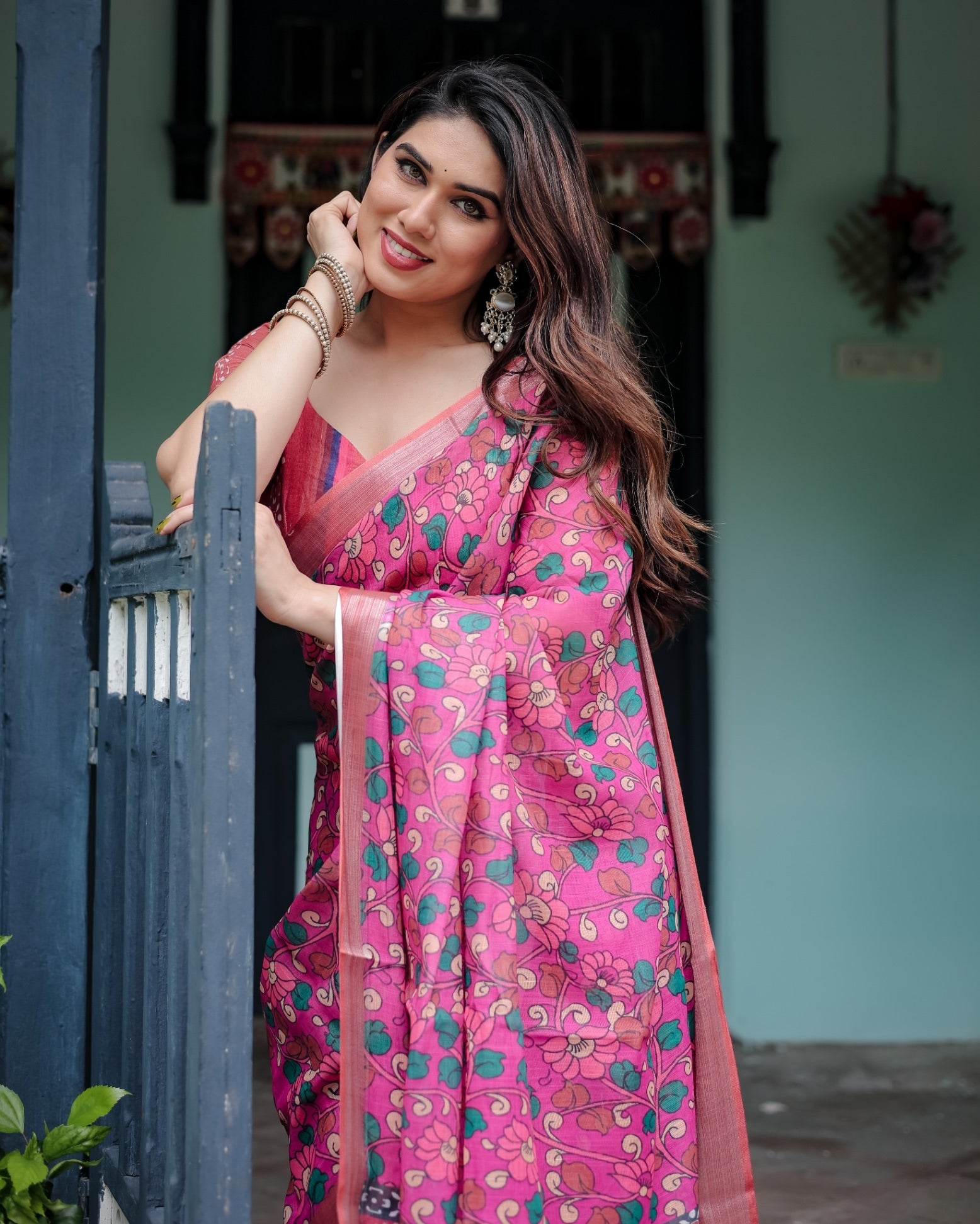 Magenta and Pink Pure Cotton Linen Saree with Floral and Paisley Block Print And Tassel Detailing With Unstitched Blouse