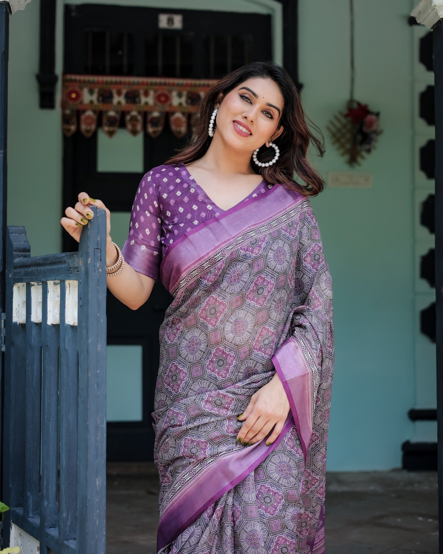 Elegant Purple Cotton Linen Saree with Geometric Motif and With Unstitched Blouse