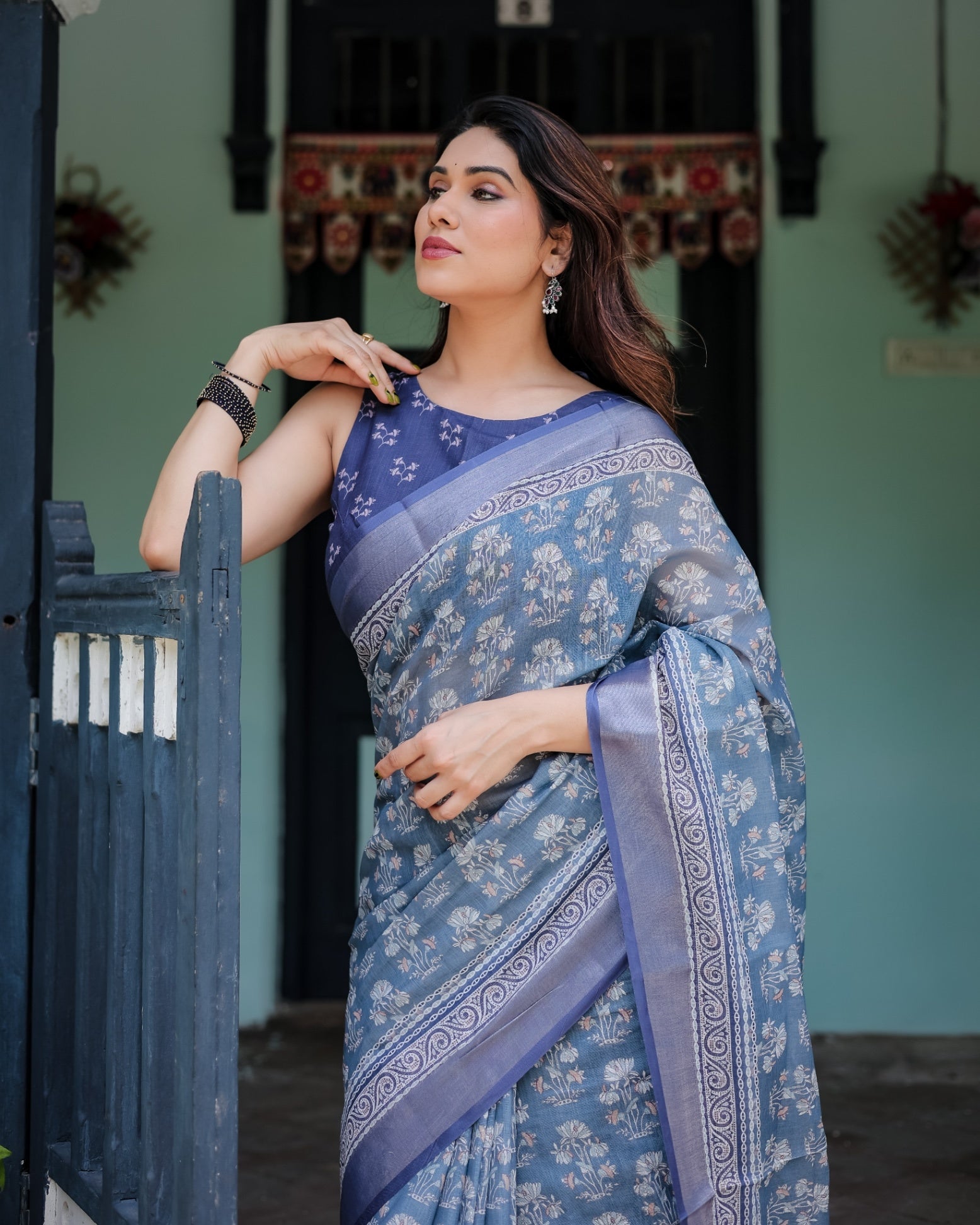 Elegant Blue Pure Cotton Linen Saree with Floral Pattern And Tassels on Edges With Unstitched Blouse