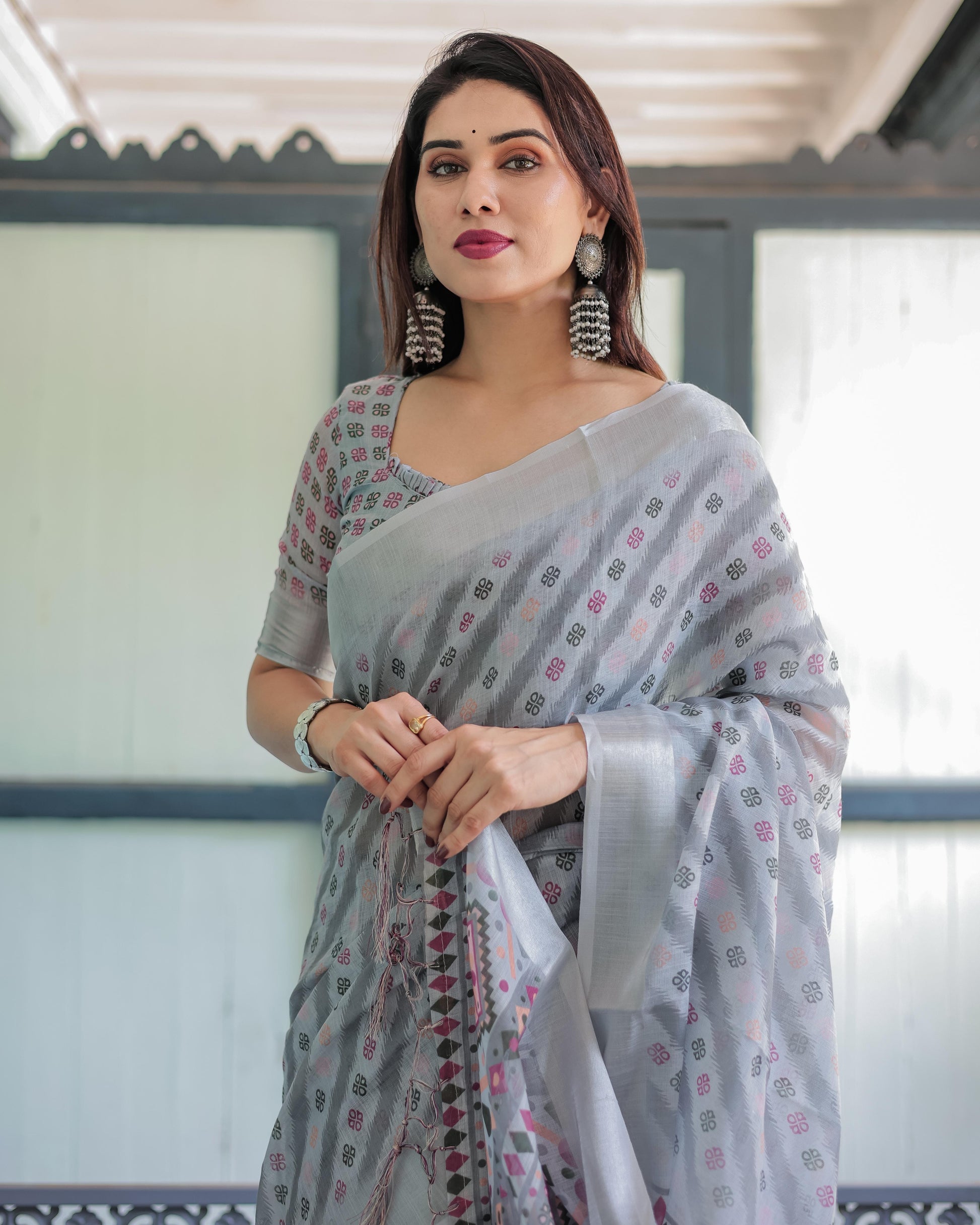 Grey Pastel Geometric & Floral Print Pure Cotton Linen Saree and Tassels With Unstitched Blouse