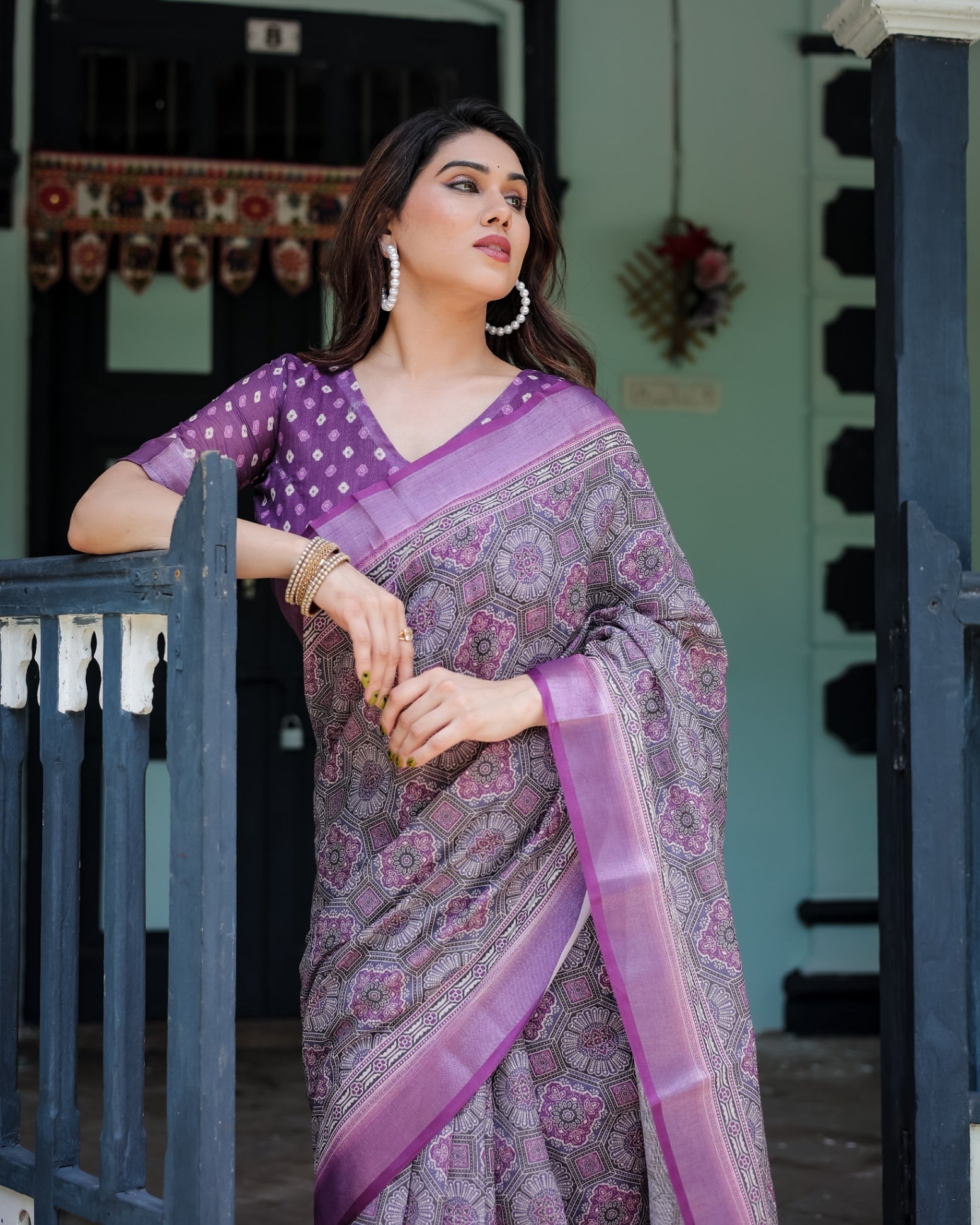 Elegant Purple Cotton Linen Saree with Geometric Motif and With Unstitched Blouse