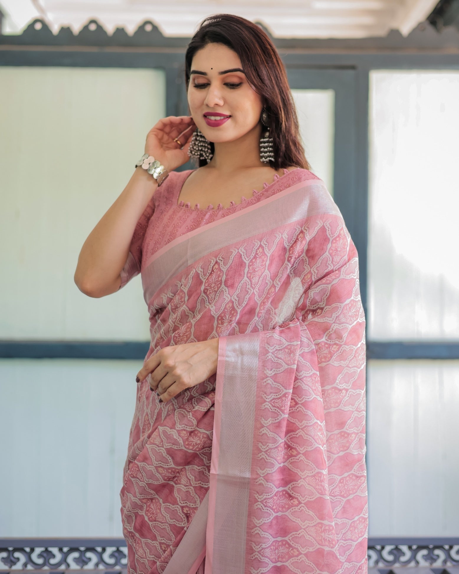 Elegant Rose Pink Pure Cotton Linen Saree with White Thread Work Matching And Tassel Edges With Unstitched Blouse