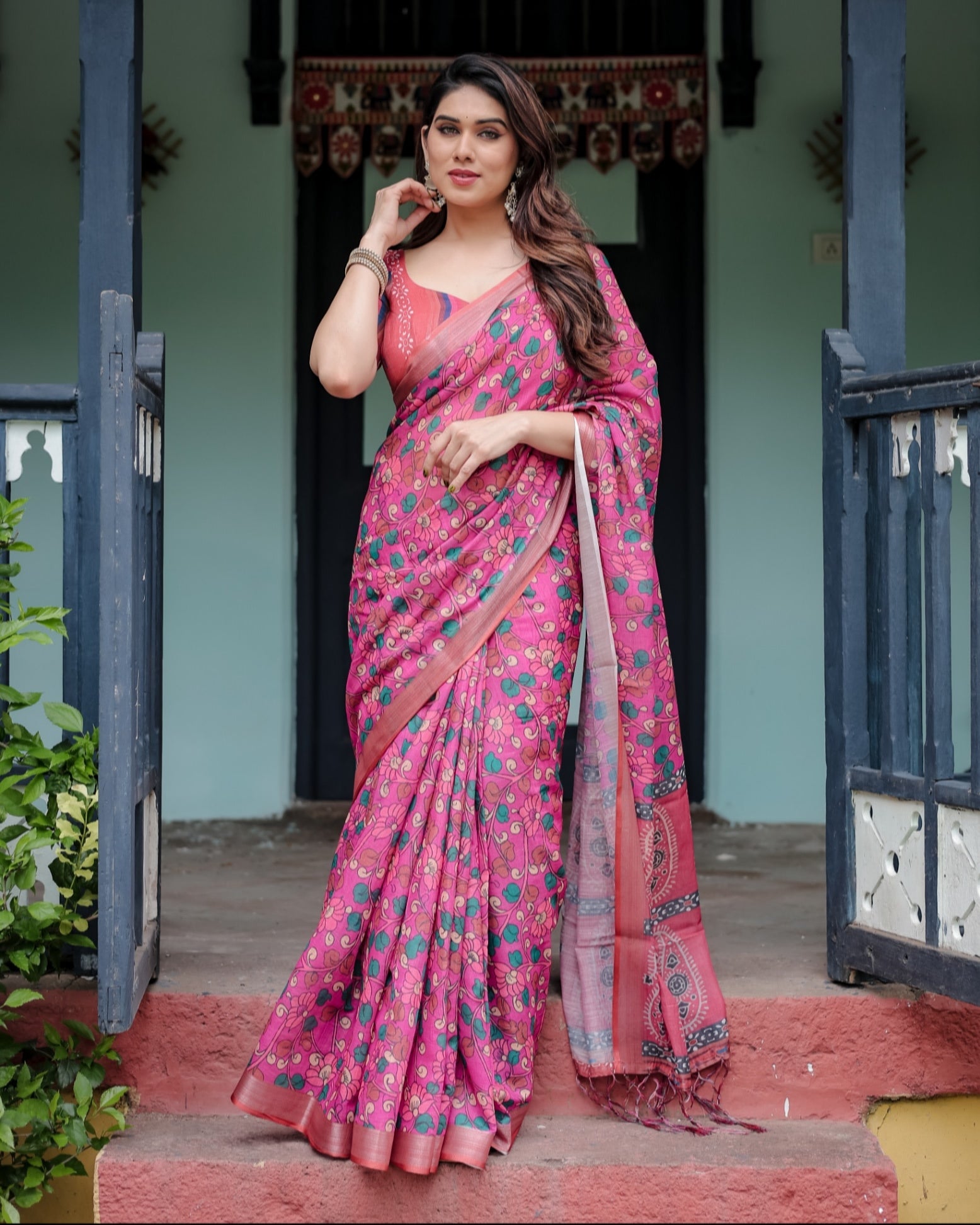 Magenta and Pink Pure Cotton Linen Saree with Floral and Paisley Block Print And Tassel Detailing With Unstitched Blouse